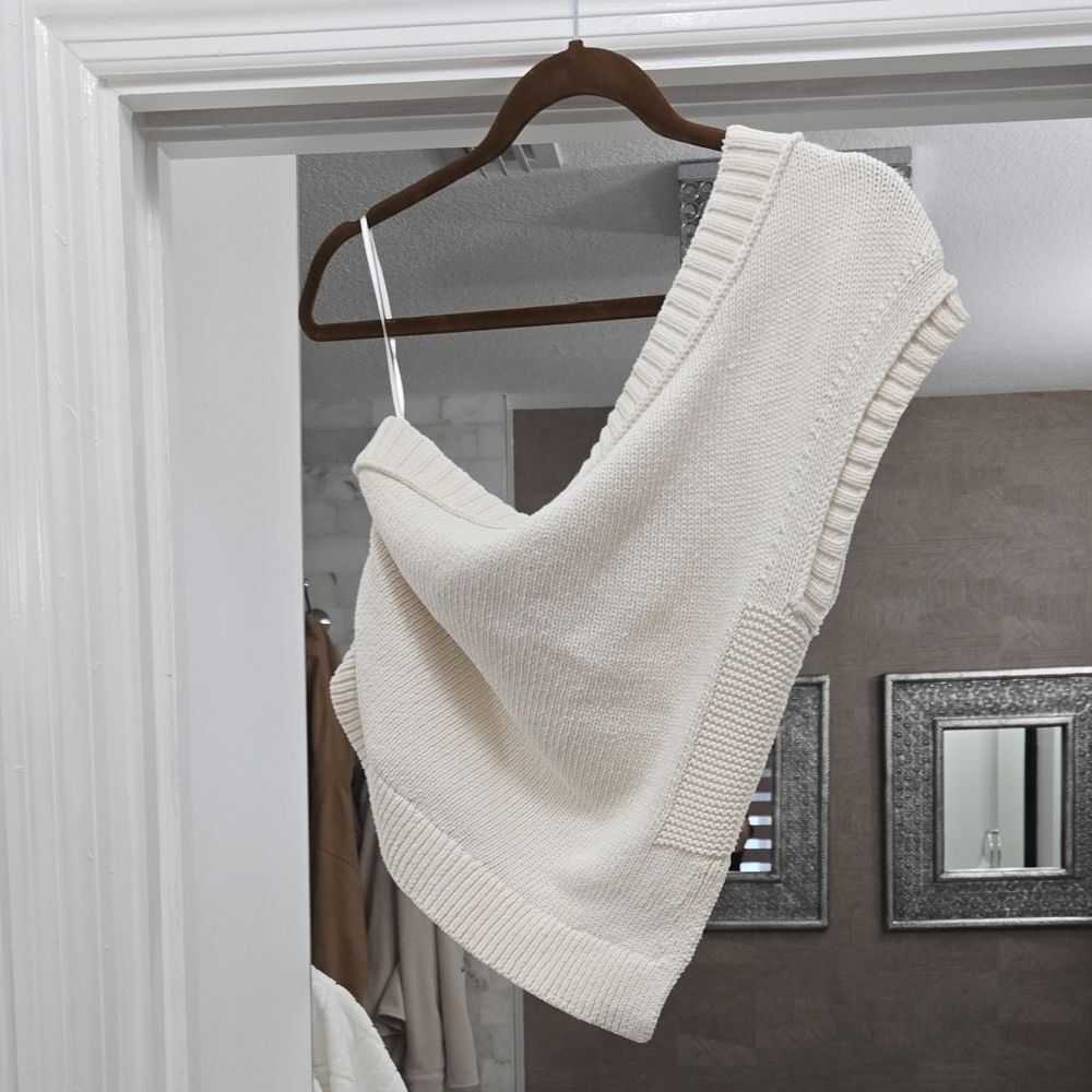 Cream Sweater Off-Shoulder